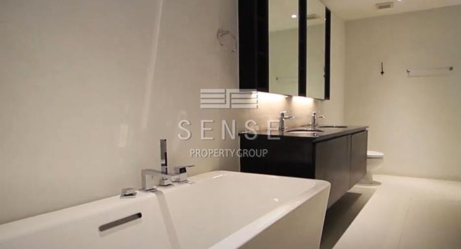 For rent 2 ベッドルーム condo in Watthana, Bangkok