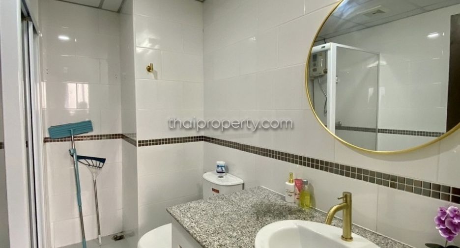 For sale studio condo in Bang Lamung, Chonburi