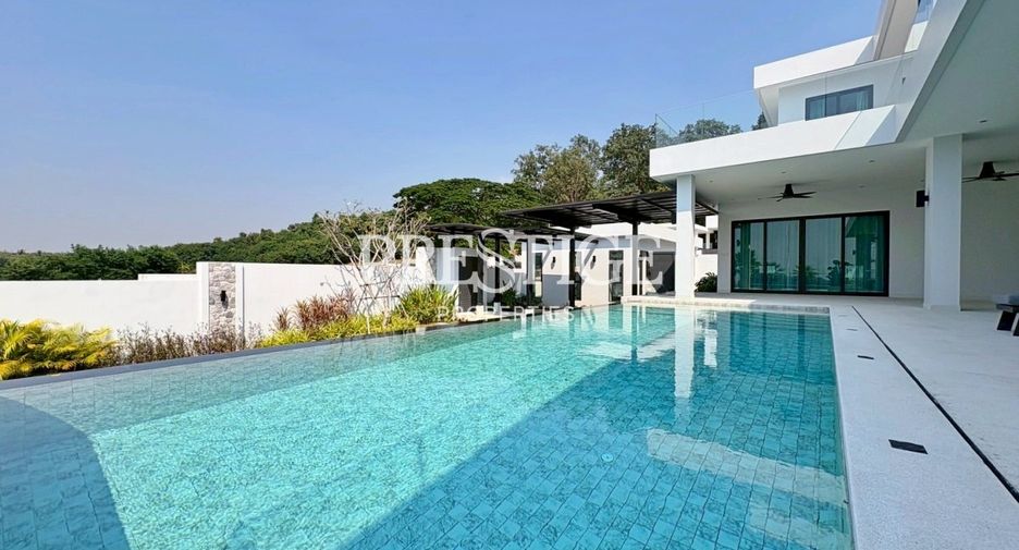 For rent and for sale 5 bedrooms house in Bang Lamung, Chonburi