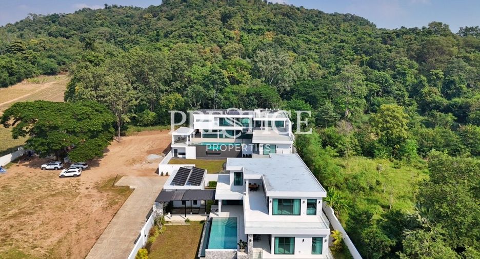 For rent and for sale 5 bedrooms house in Bang Lamung, Chonburi