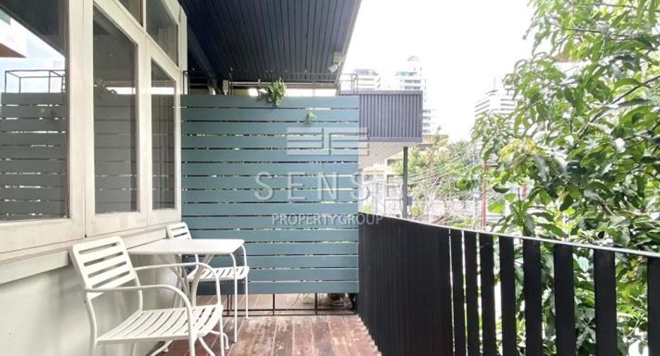 For rent 2 bedrooms townhouse in Khlong Toei, Bangkok