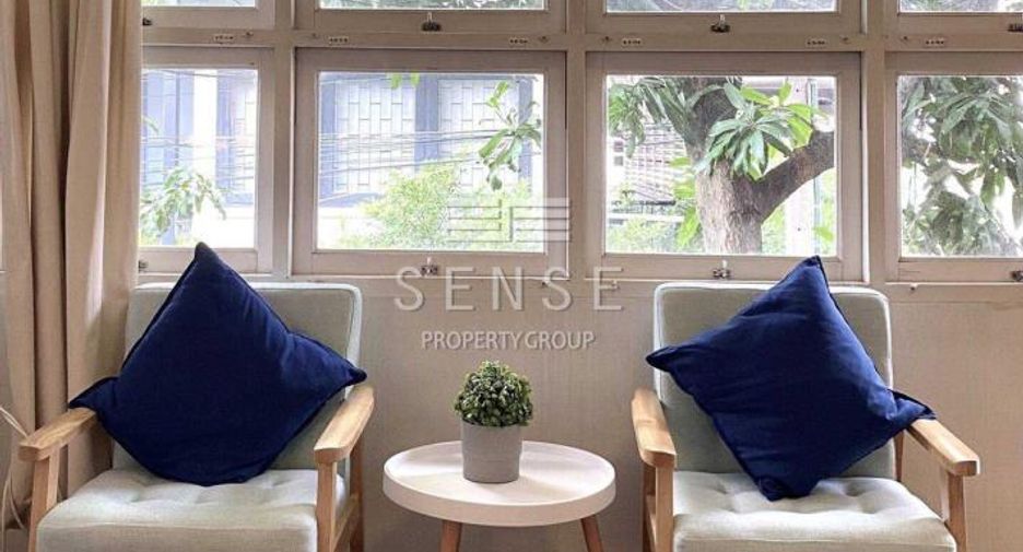 For rent 2 bedrooms townhouse in Khlong Toei, Bangkok