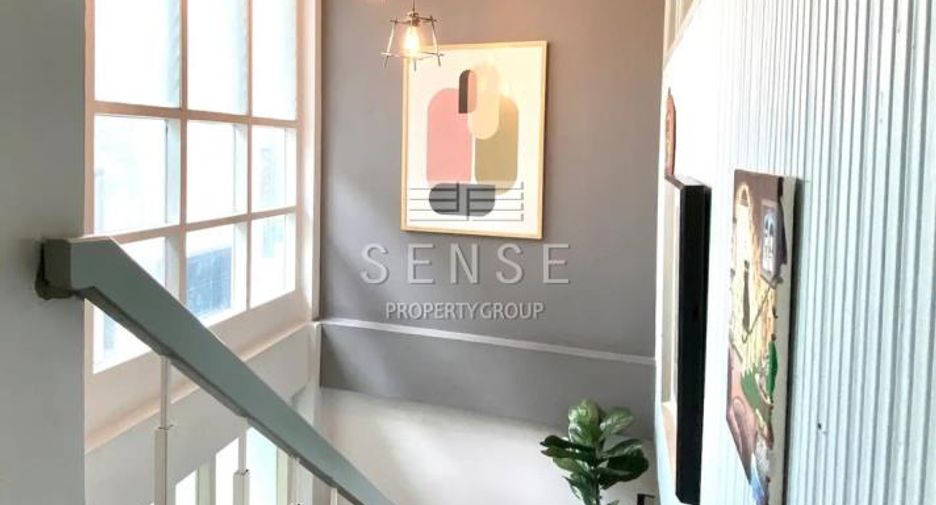For rent 2 bedrooms townhouse in Khlong Toei, Bangkok