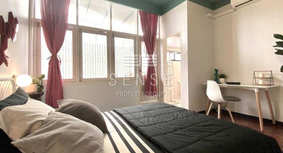For rent 2 bedrooms townhouse in Khlong Toei, Bangkok