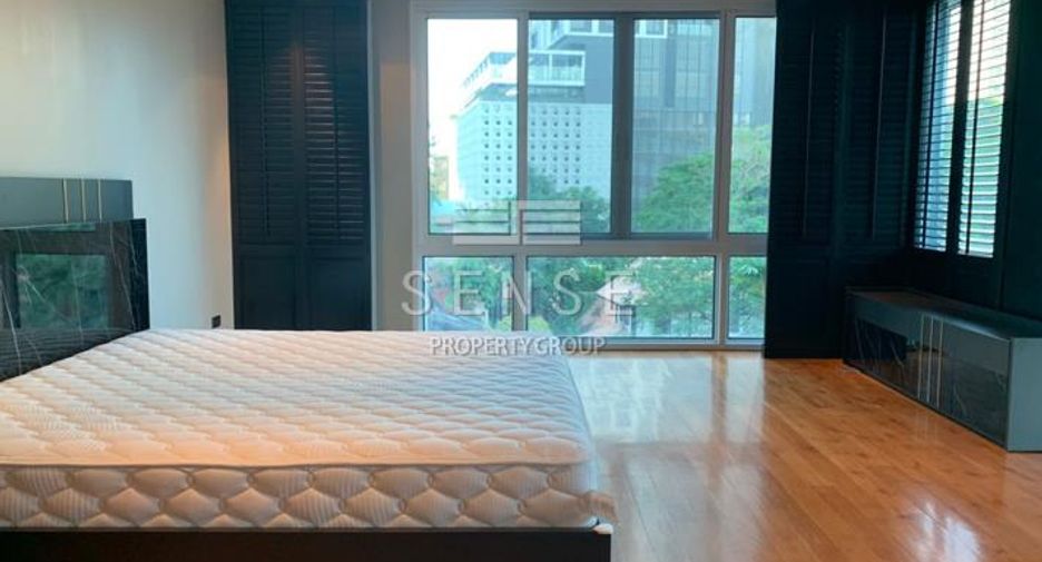 For rent 4 bedrooms condo in Khlong Toei, Bangkok