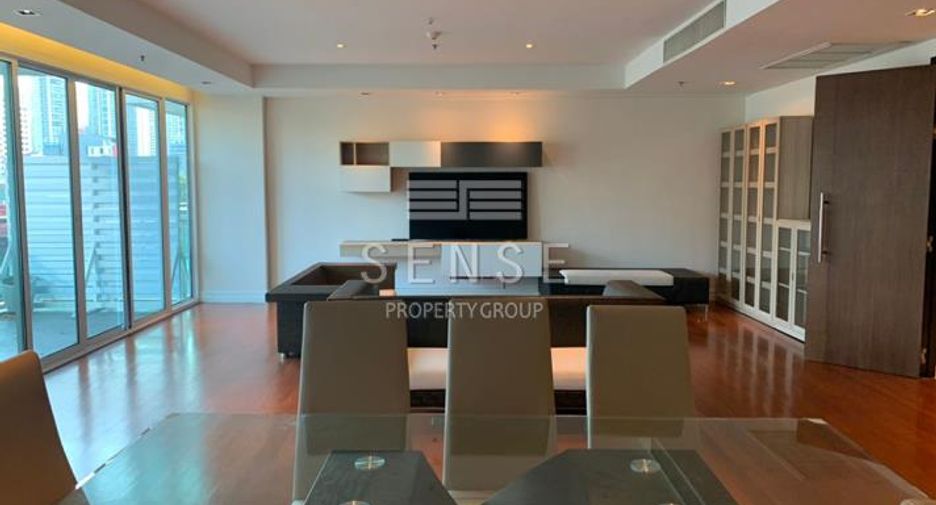 For rent 4 bedrooms condo in Khlong Toei, Bangkok