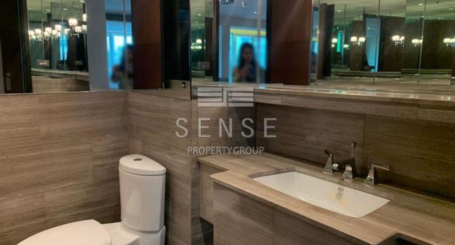For rent 4 bedrooms condo in Khlong Toei, Bangkok