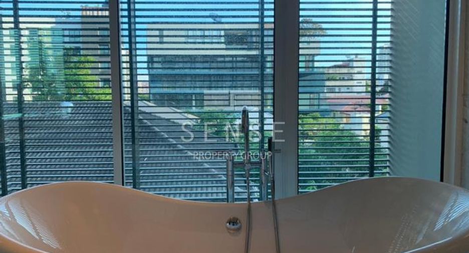 For rent 4 bedrooms condo in Khlong Toei, Bangkok
