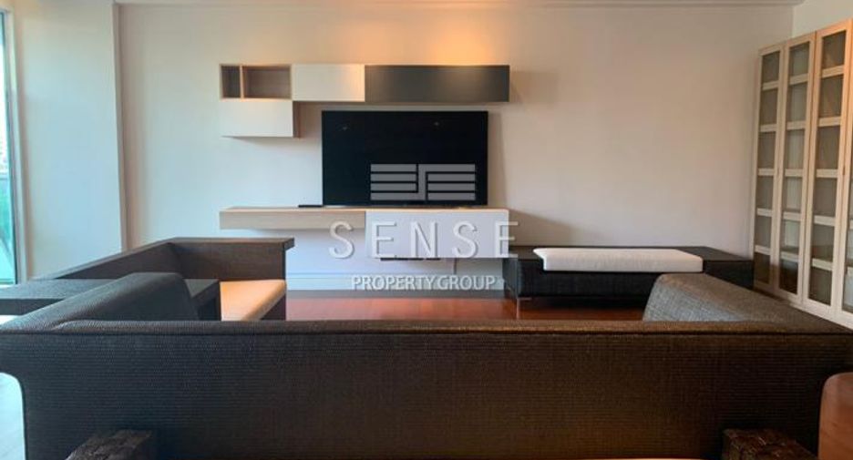 For rent 4 bedrooms condo in Khlong Toei, Bangkok