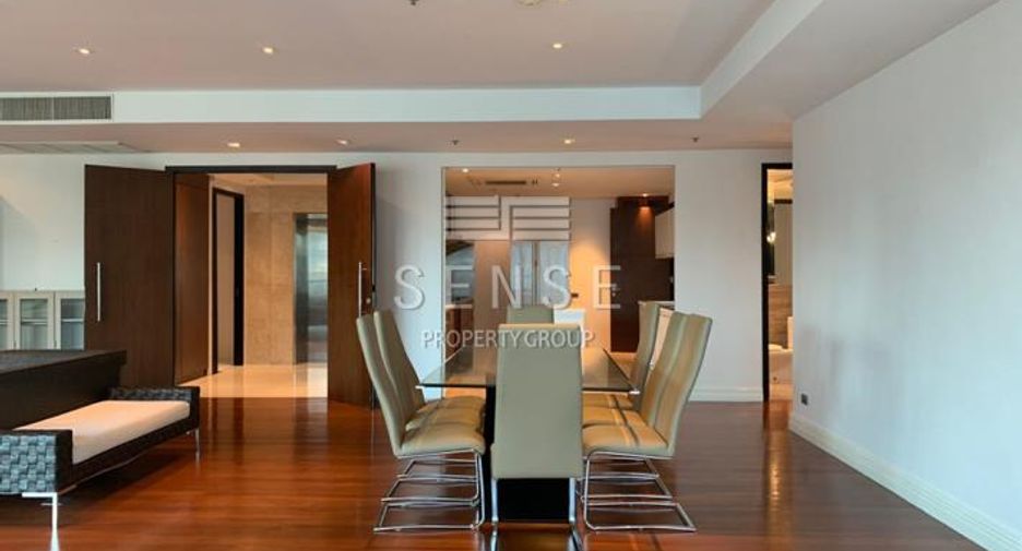 For rent 4 bedrooms condo in Khlong Toei, Bangkok