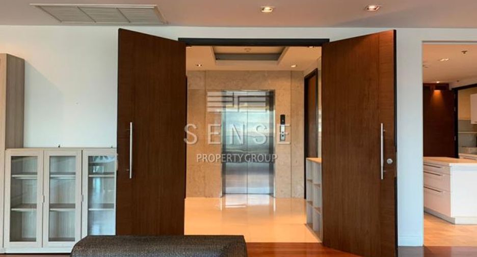 For rent 4 bedrooms condo in Khlong Toei, Bangkok