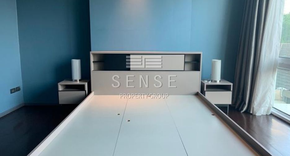 For rent 4 bedrooms condo in Khlong Toei, Bangkok