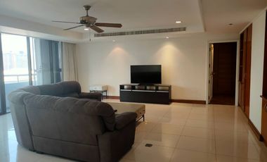 For rent 3 bed condo in Watthana, Bangkok