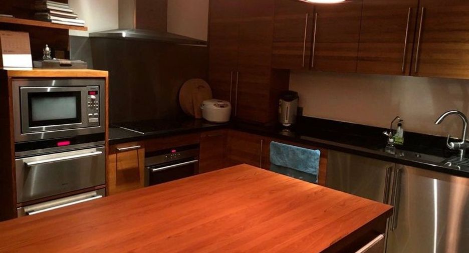 For sale 3 bed condo in Watthana, Bangkok
