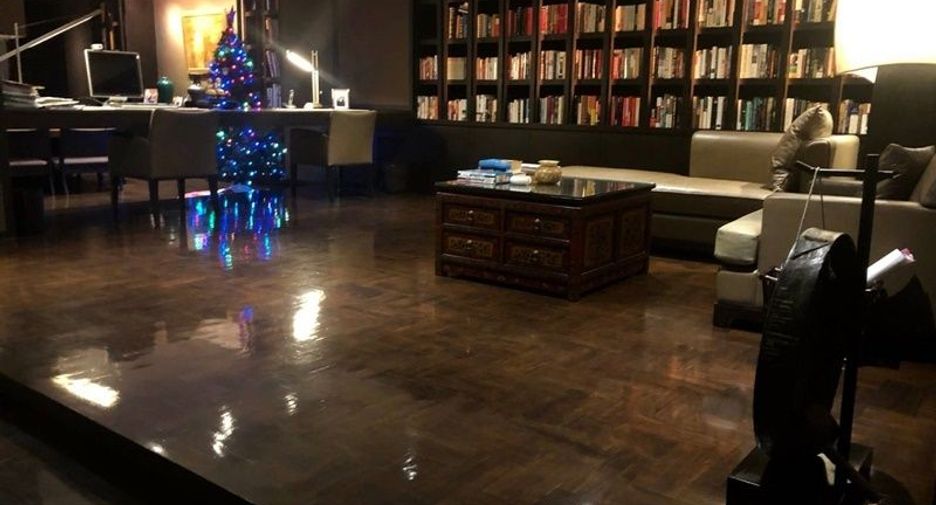 For sale 3 bed condo in Watthana, Bangkok
