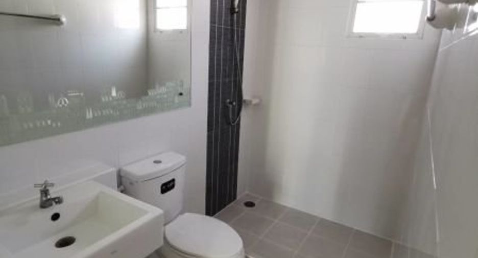 Reihenhaus zum Kauf mit 2 Zimmer in Mueang Pathum Thani, Pathum Thani