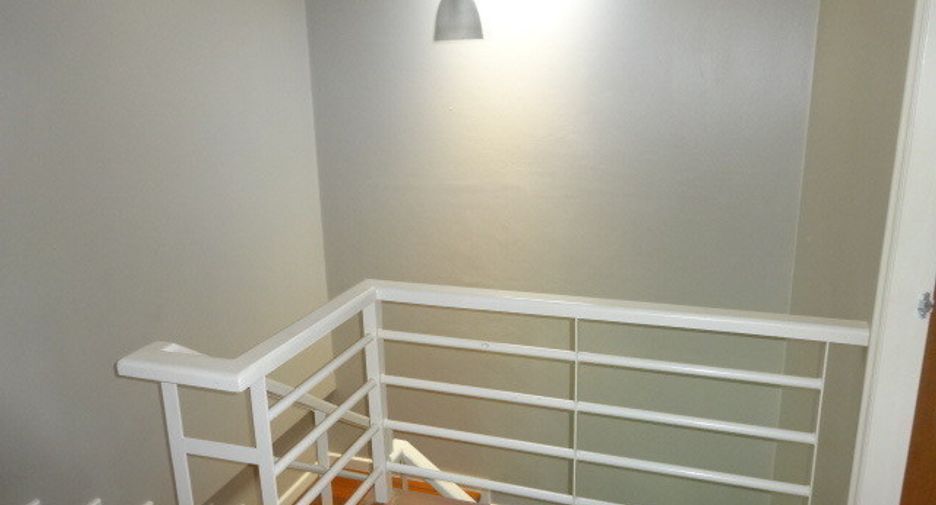 À vendre 4 chambres maison de ville à Khan Na Yao, Bangkok
