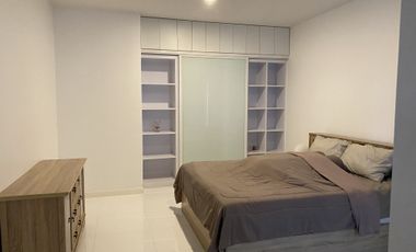 For rent 3 bed condo in Bang Kapi, Bangkok