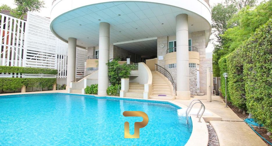 For sale 4 bedrooms condo in Cha Am, Phetchaburi