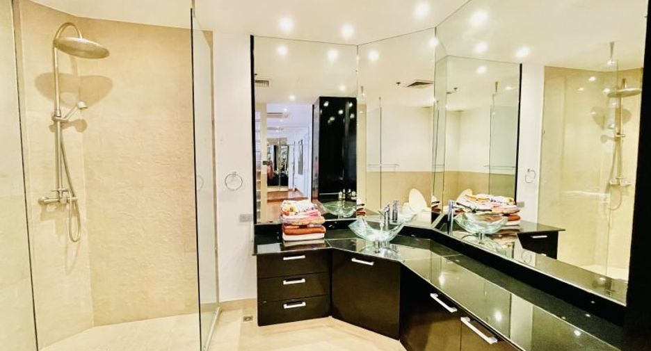 For sale 3 bedrooms condo in Bang Lamung, Chonburi