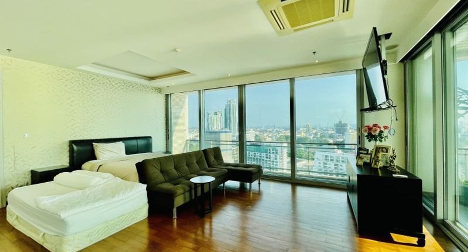 For sale 3 bedrooms condo in Bang Lamung, Chonburi