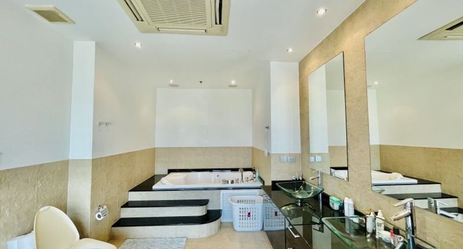 For sale 3 bedrooms condo in Bang Lamung, Chonburi