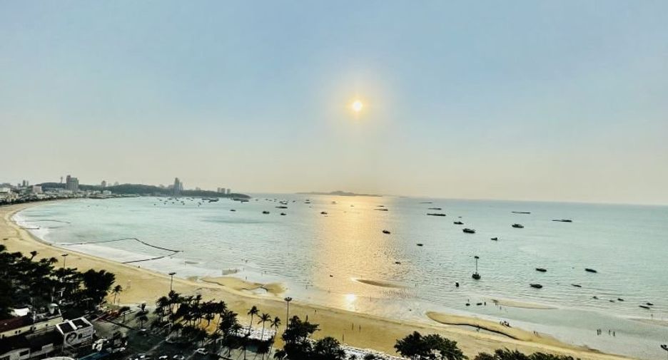 For sale 3 bedrooms condo in Bang Lamung, Chonburi