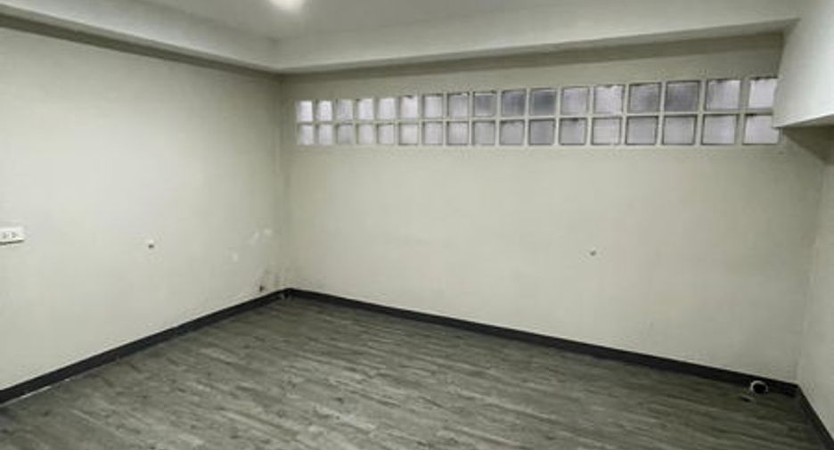 For rent 5 bed office in Chatuchak, Bangkok