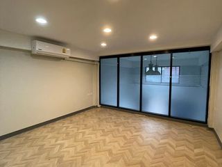 For rent 5 Beds office in Chatuchak, Bangkok