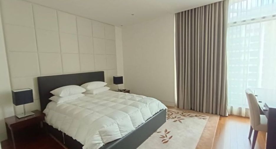 For rent and for sale 4 bedrooms condo in Pathum Wan, Bangkok