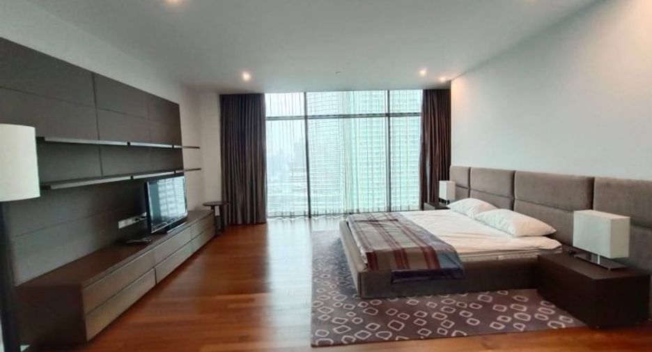 For rent and for sale 4 bedrooms condo in Pathum Wan, Bangkok
