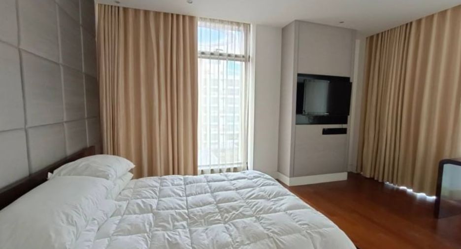 For rent and for sale 4 bedrooms condo in Pathum Wan, Bangkok