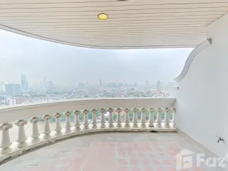For sale 3 bed condo in Khlong San, Bangkok
