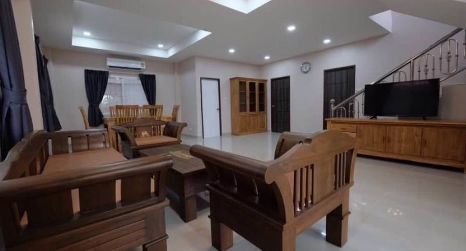 À louer et à vendre 3 chambres maison à Bang Lamung, Chonburi