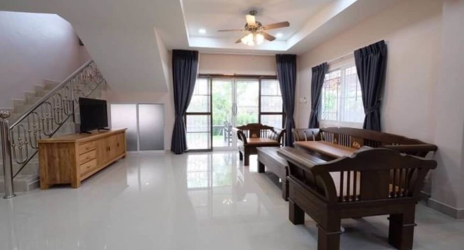 À louer et à vendre 3 chambres maison à Bang Lamung, Chonburi