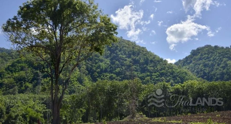 Terreno en venta en Thong Pha Phum, Kanchanaburi