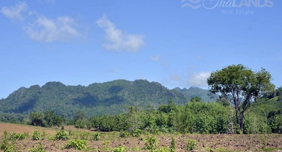 Terreno en venta en Thong Pha Phum, Kanchanaburi