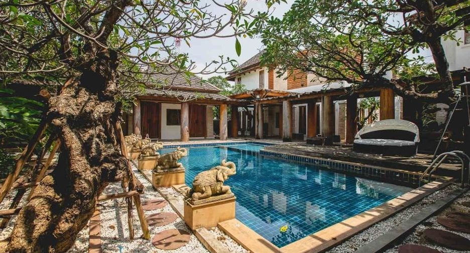 For sale 5 bed villa in Khan Na Yao, Bangkok