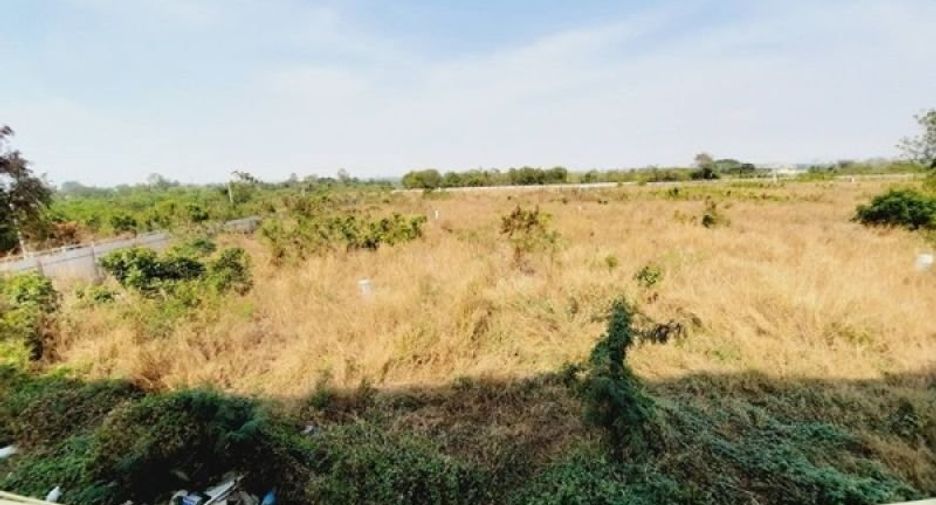 Local comercial en venta de 3 habitaciones en Bang Lamung, Chonburi