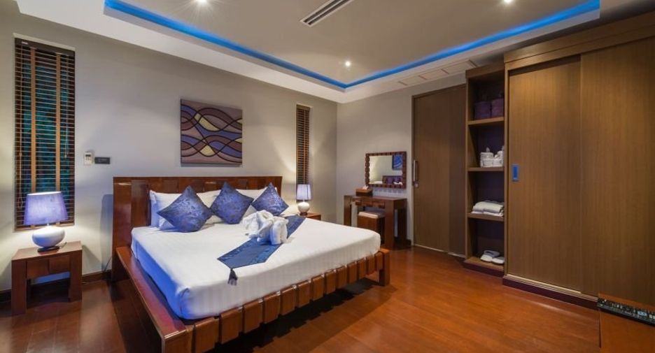 For sale 5 bedrooms house in Mueang Surat Thani, Surat Thani