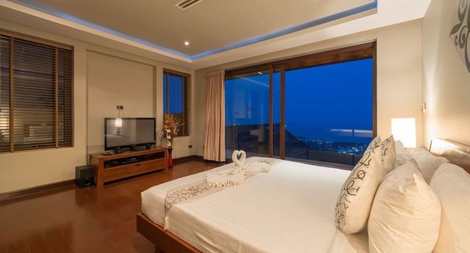 For sale 5 bedrooms house in Mueang Surat Thani, Surat Thani