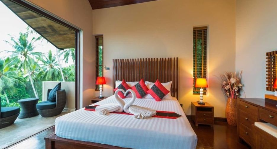 For sale 5 bedrooms house in Mueang Surat Thani, Surat Thani