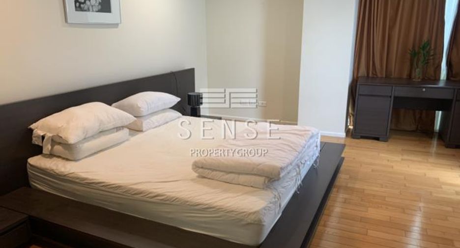 For rent 3 bedrooms condo in Sathon, Bangkok