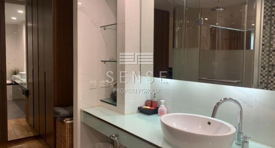 For rent 3 bedrooms condo in Sathon, Bangkok