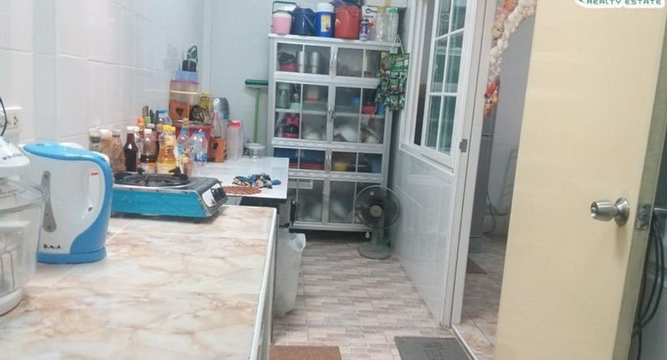 For sale 3 bedrooms townhouse in Mueang Samut Prakan, Samut Prakan