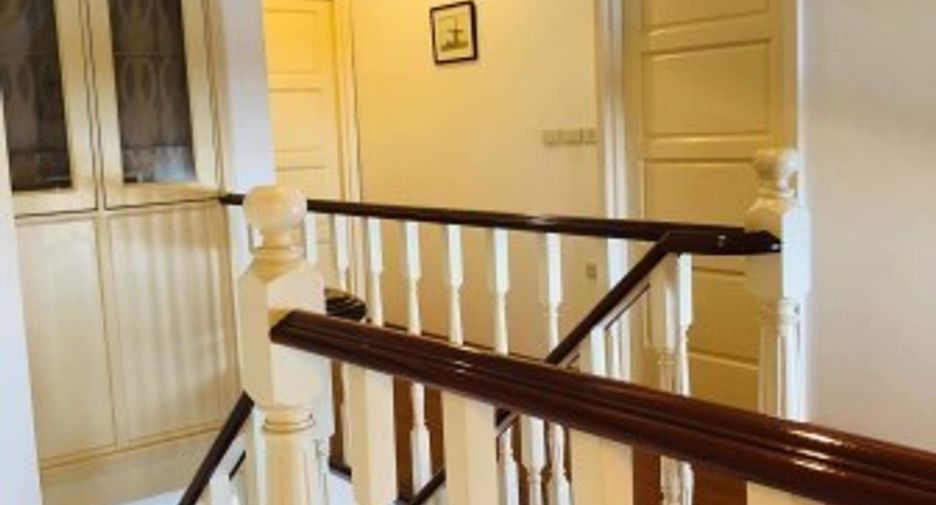 For sale 4 bedrooms condo in Phra Khanong, Bangkok