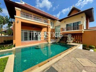 Casa en alquiler de 5 habitaciones en Bang Lamung, Chonburi