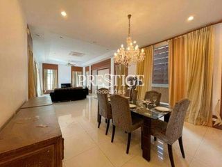 Casa en alquiler de 5 habitaciones en Bang Lamung, Chonburi