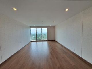 For sale そして for rent 4 Beds condo in Yan Nawa, Bangkok