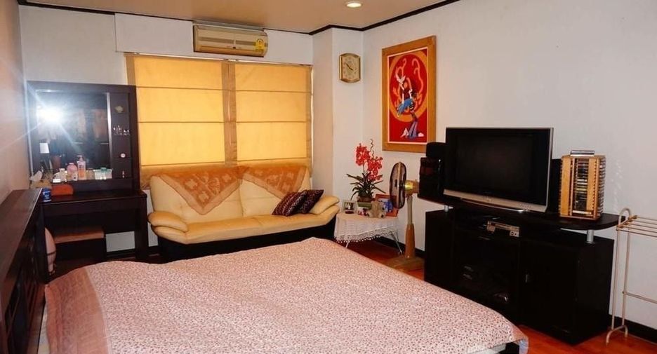 For sale 2 Beds condo in Khlong Toei, Bangkok